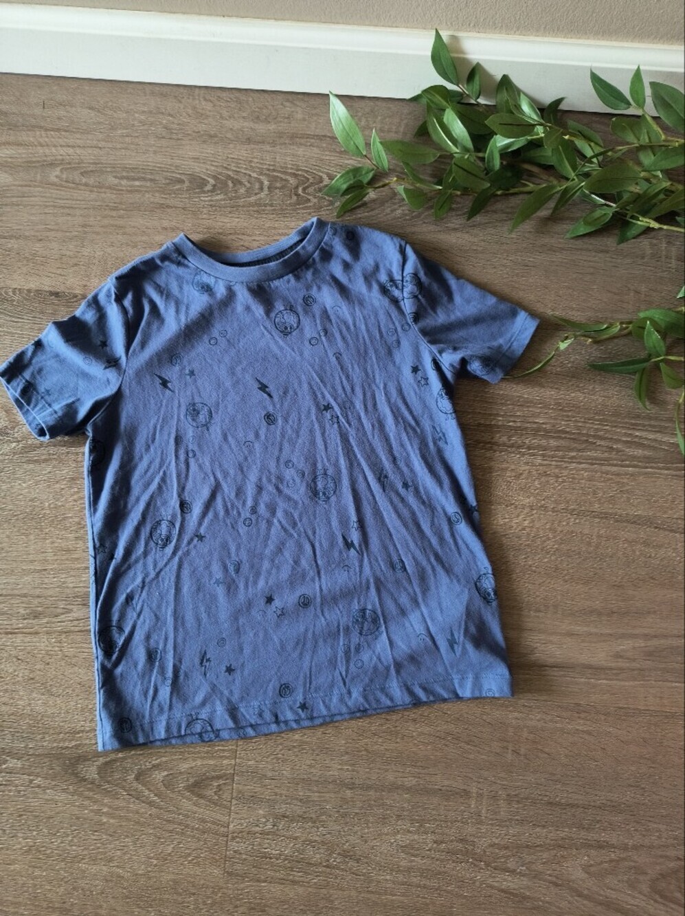 Old Navy Boys Graphic Tee Planets Outer space Stars Blue Size 8 Medium